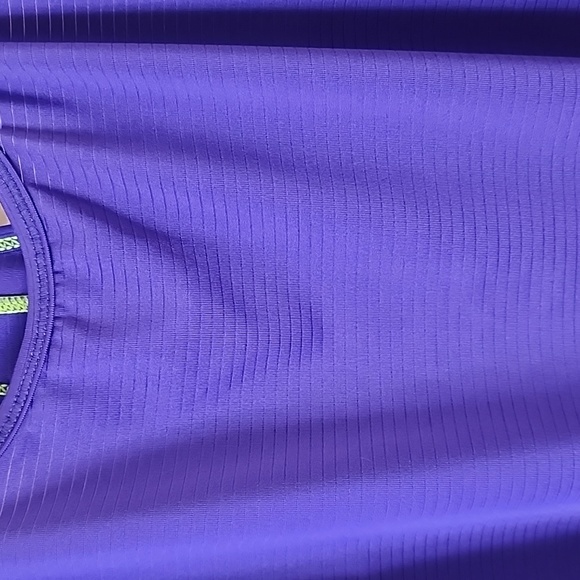 Old Navy Active Top Size: XS - Picture 6 of 16